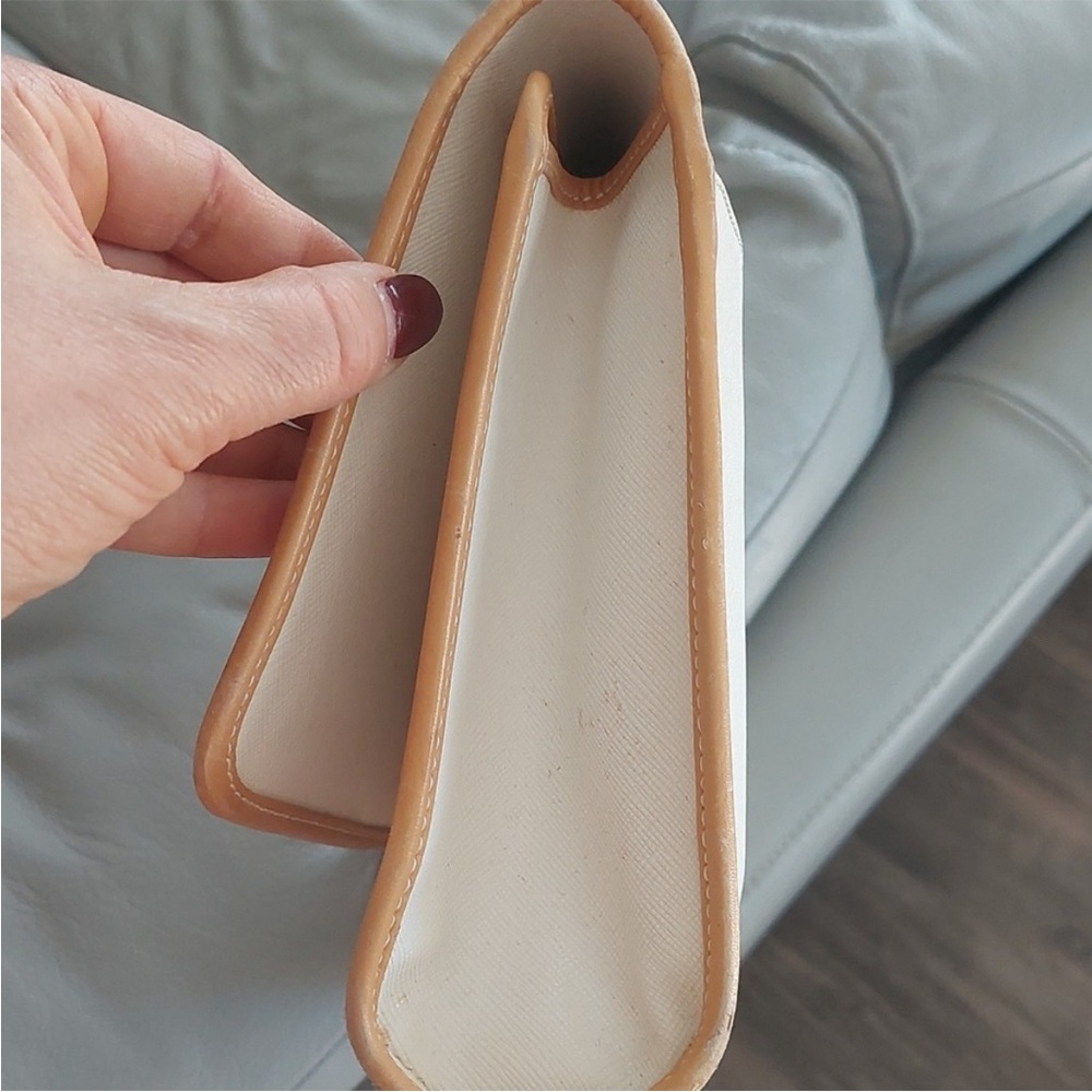 Fendi Elegant White and Tan Clutch Bag - Picture 16 of 16